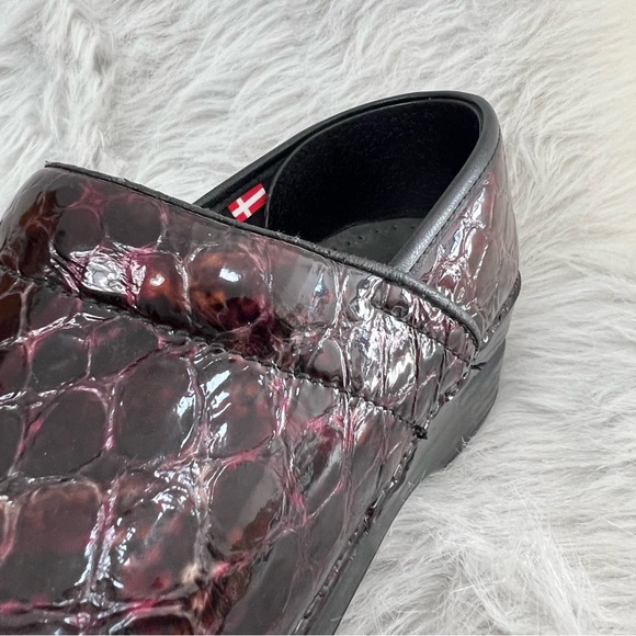 Sanita Pro. Patent Danish clogs burgundy embossed croc - Picture 8 of 16